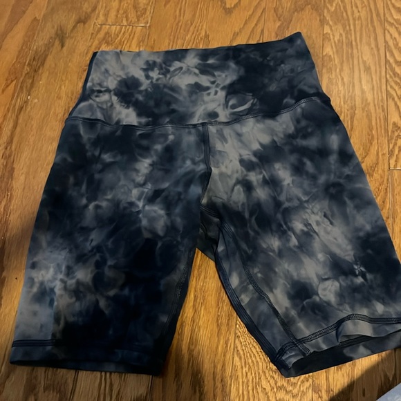 Align biker short leggings size 4 - Picture 1 of 5